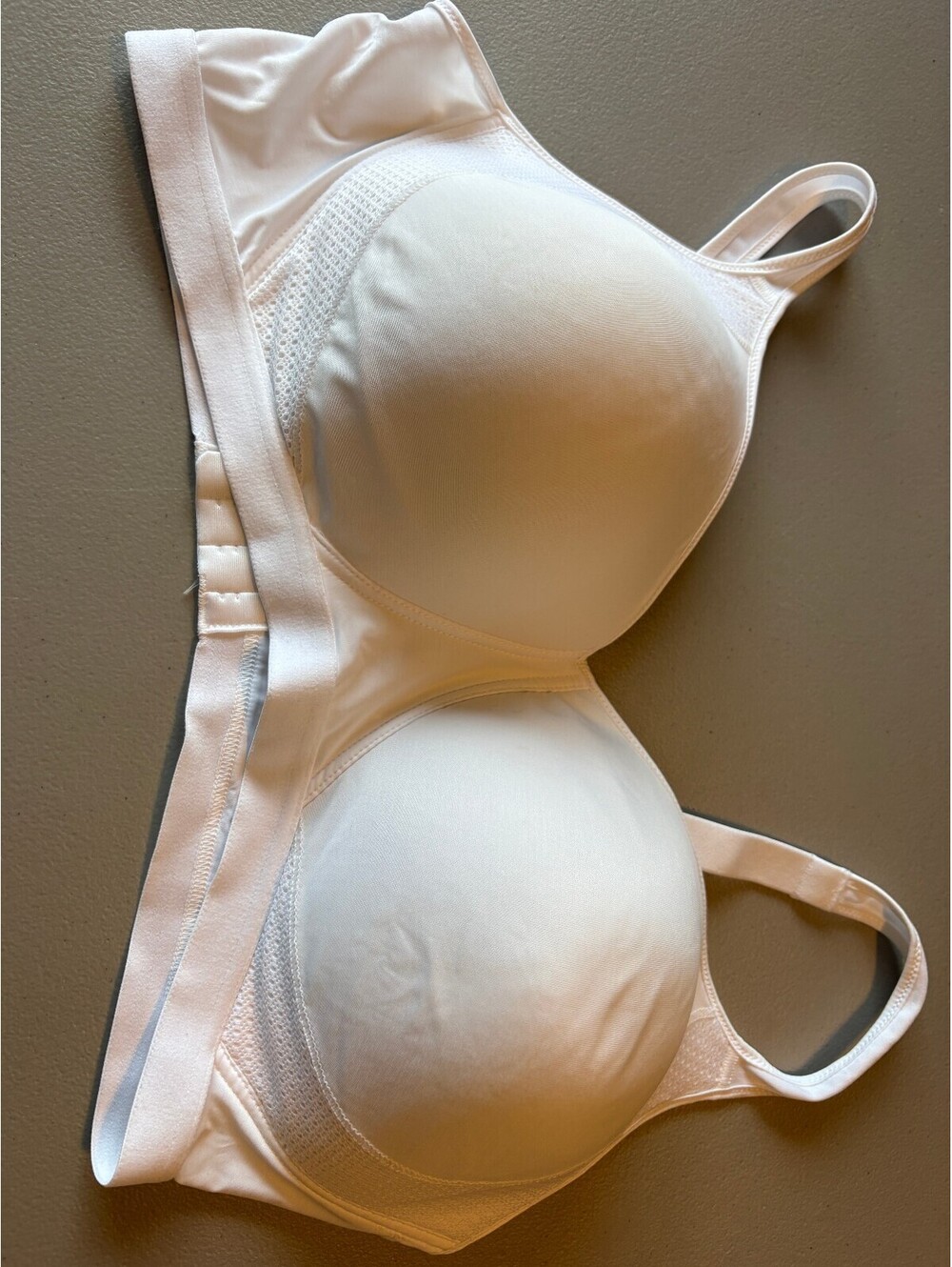 Hanes White Wireless Comfort Bra Size 2XL